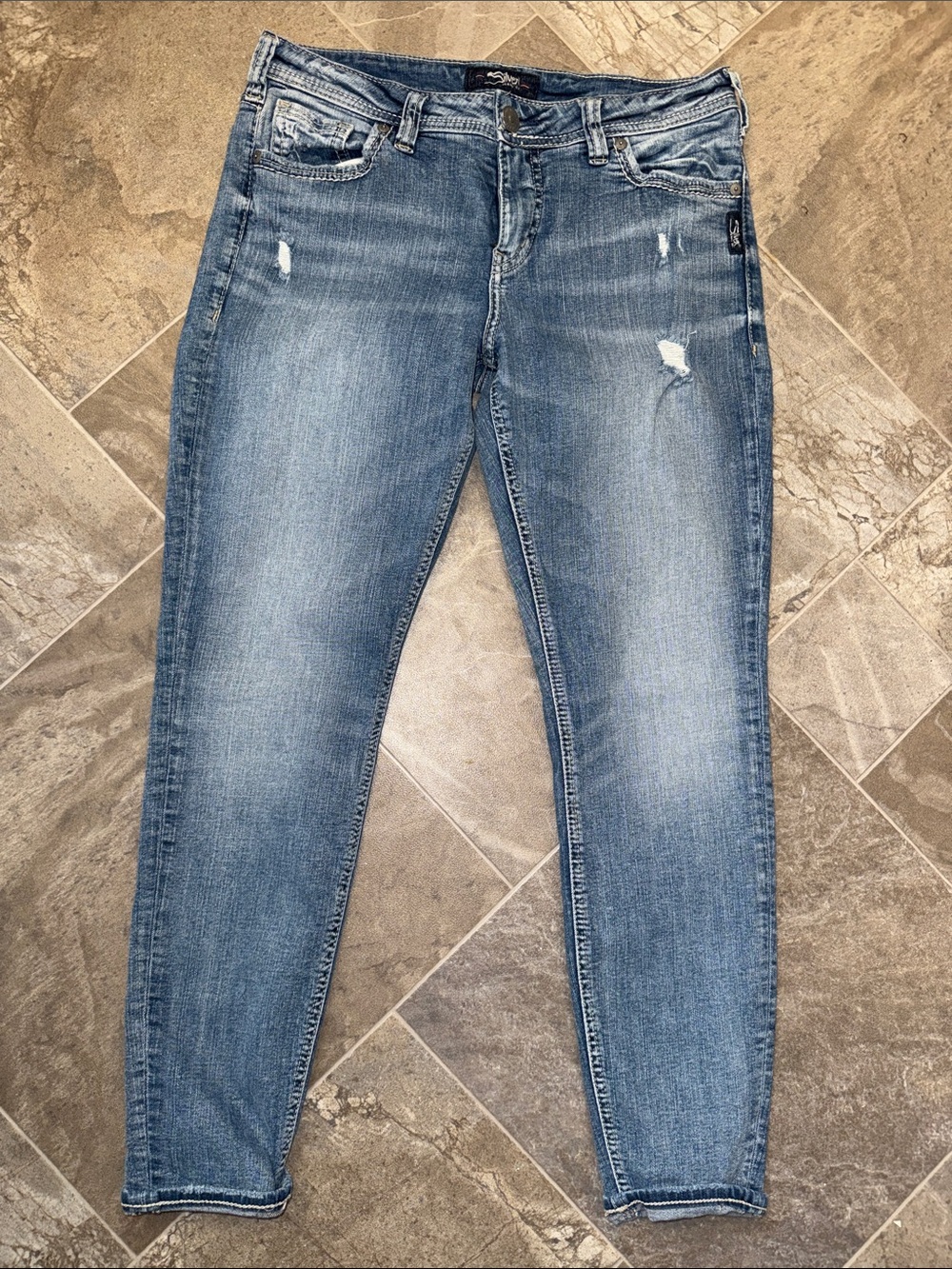 Silver Avery Women’s Light Blue Distressed  super Skinny Jeans w30/L29